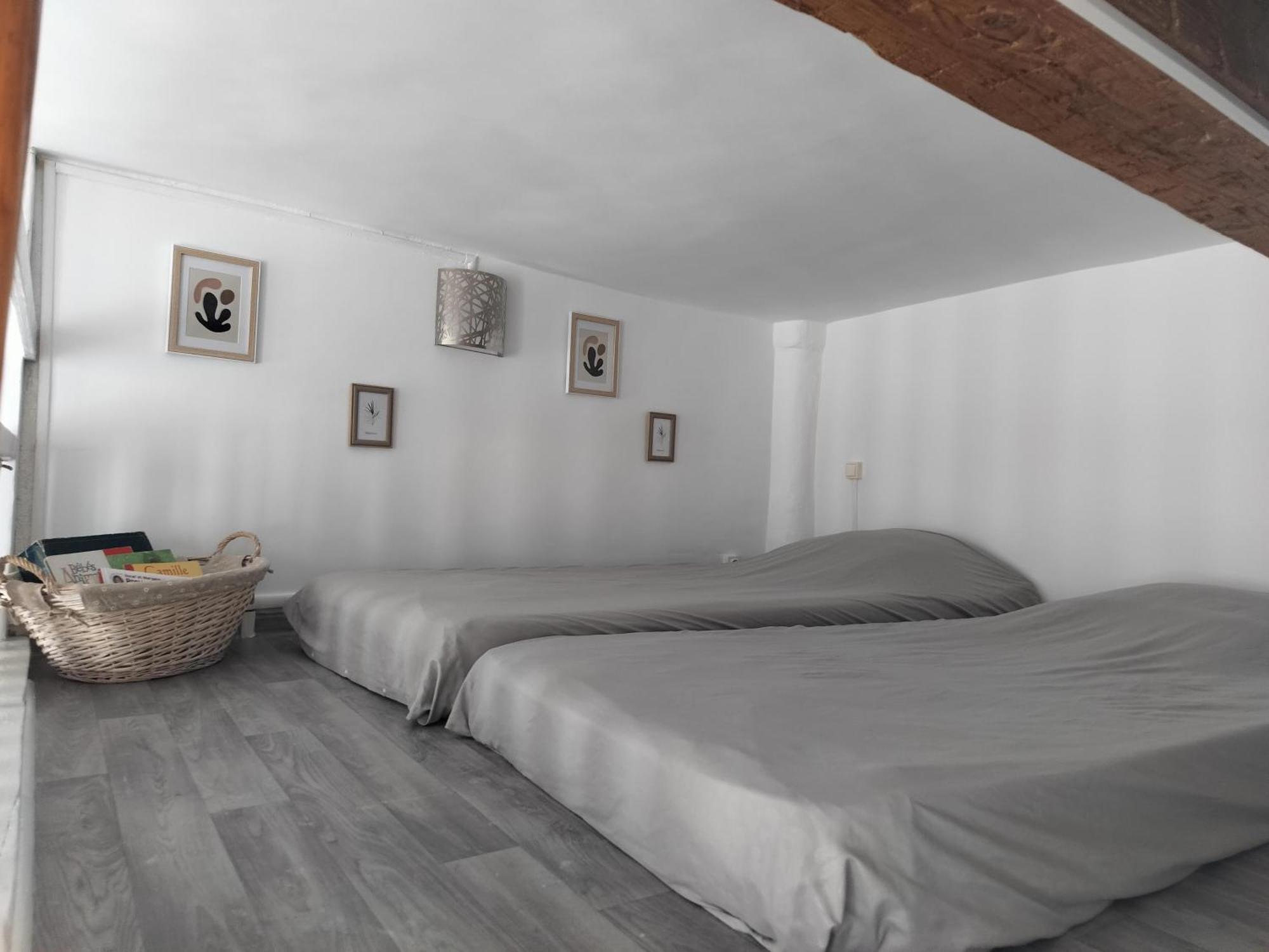 Au Pied Du Baou Apartman Saint-Chamas Kültér fotó